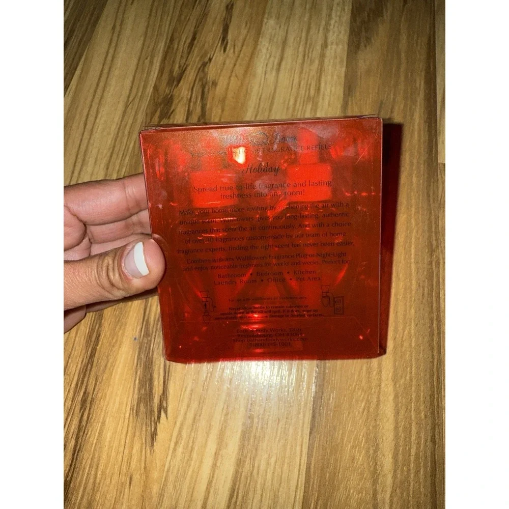 White Barn Bath & Body Works Holiday Wall Flowers Home Fragrance Plug In Refills